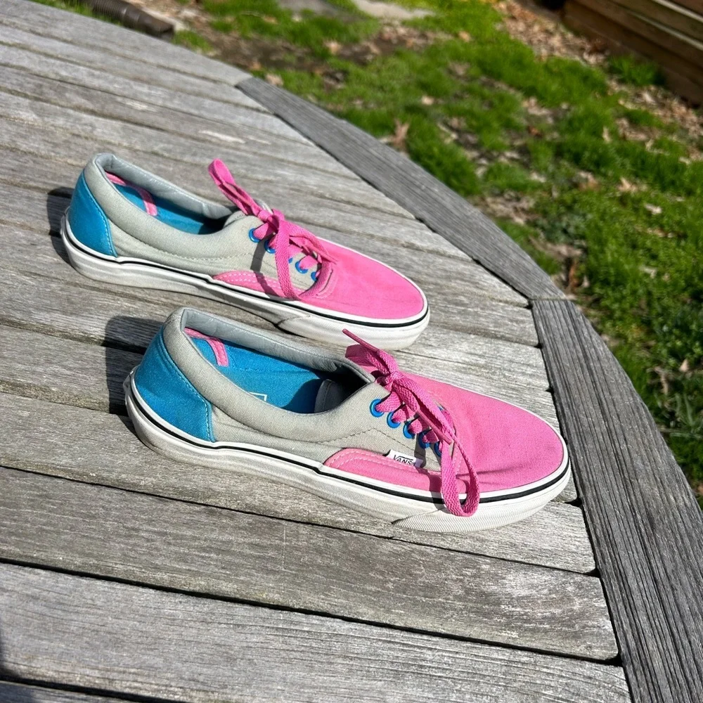 Vans Off The Wall Classic grey blue pink Skate Shoe Men’s 6.5 Womens 8 authentic